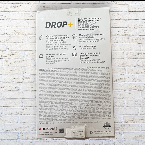 OtterBox Defender Pro Black Case for iPhone 15 Pro - Picture 2 of 4